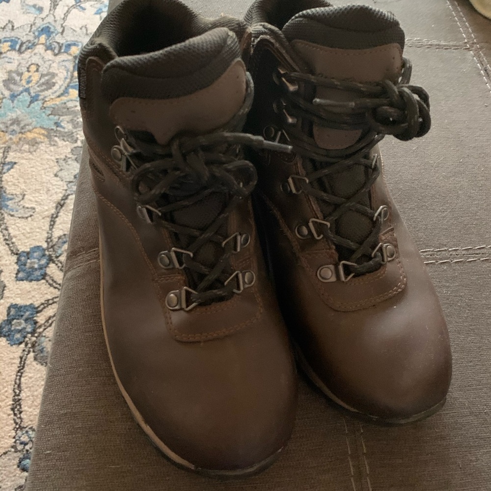 Men’s leather hiking boot